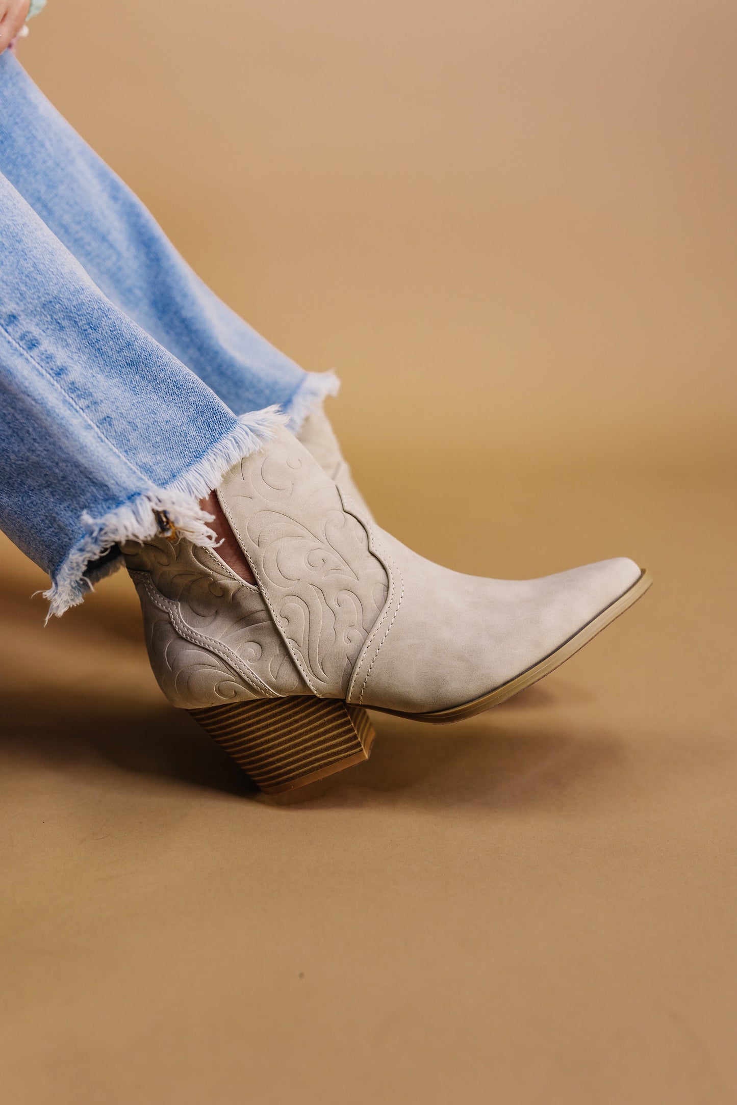 Kelsie Cowgirl Boot in Sand